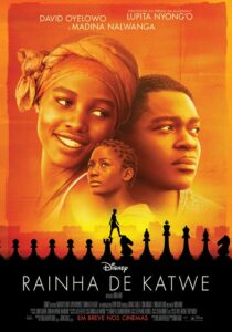 foto mostra cartaz do filme Rainha do Katwe