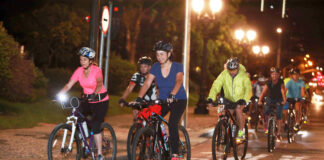 Pedala Curitiba passeios noturnos de bicicleta