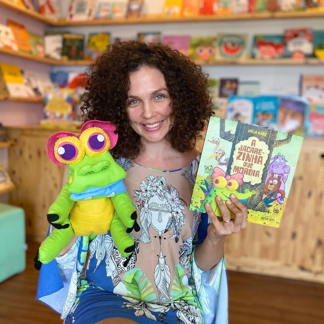 EMILIA NUNEZ, DO PERFIL DO INSTAGRAM MAE QUE LÊ