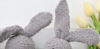 foto mostra coelhinhos feitos de meia
