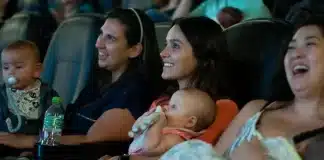 CineMaterna: sessões de cinema adaptadas para mamães e bebês
