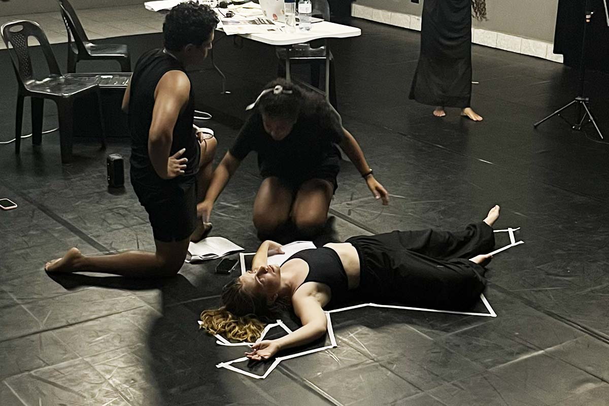 Garalhufa - “BEIJO E ASFALTO ou O fato é:” - Divulgação Garalhufa - “BEIJO E ASFALTO ou O fato é:” - Divulgação